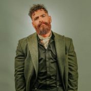 بیوگرافی معین زد